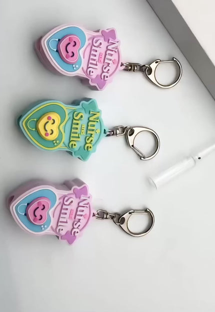 <strong>Evita lesioni aprendo le fiale in modo sicuro. La nostra soluzione per una manipolazione sicura delle fiale. #</strong>infermieri #nurseandsmile